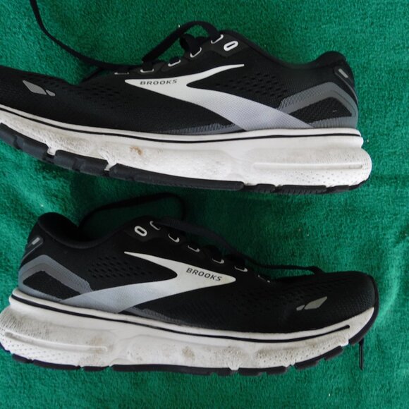 BROOKS GHOST 15 WOMENS SIZE 8 SHOES medium (B) - Picture 10 of 15